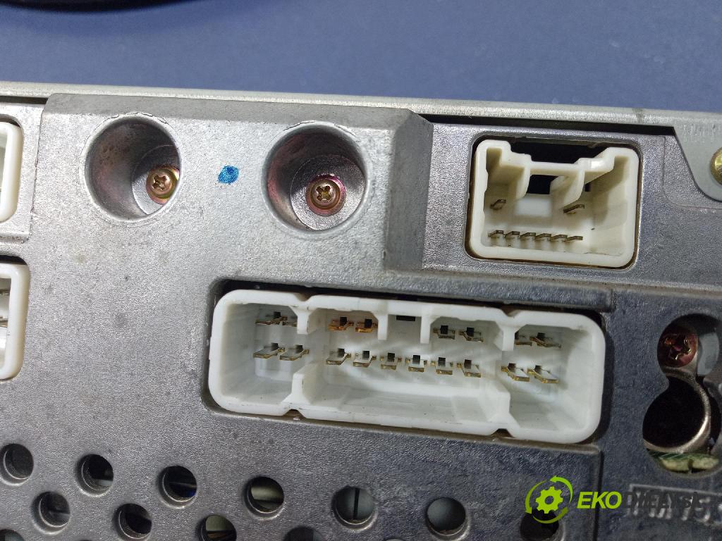 Toyota Corolla 2003 Radio I Navigácia: 86120-02260