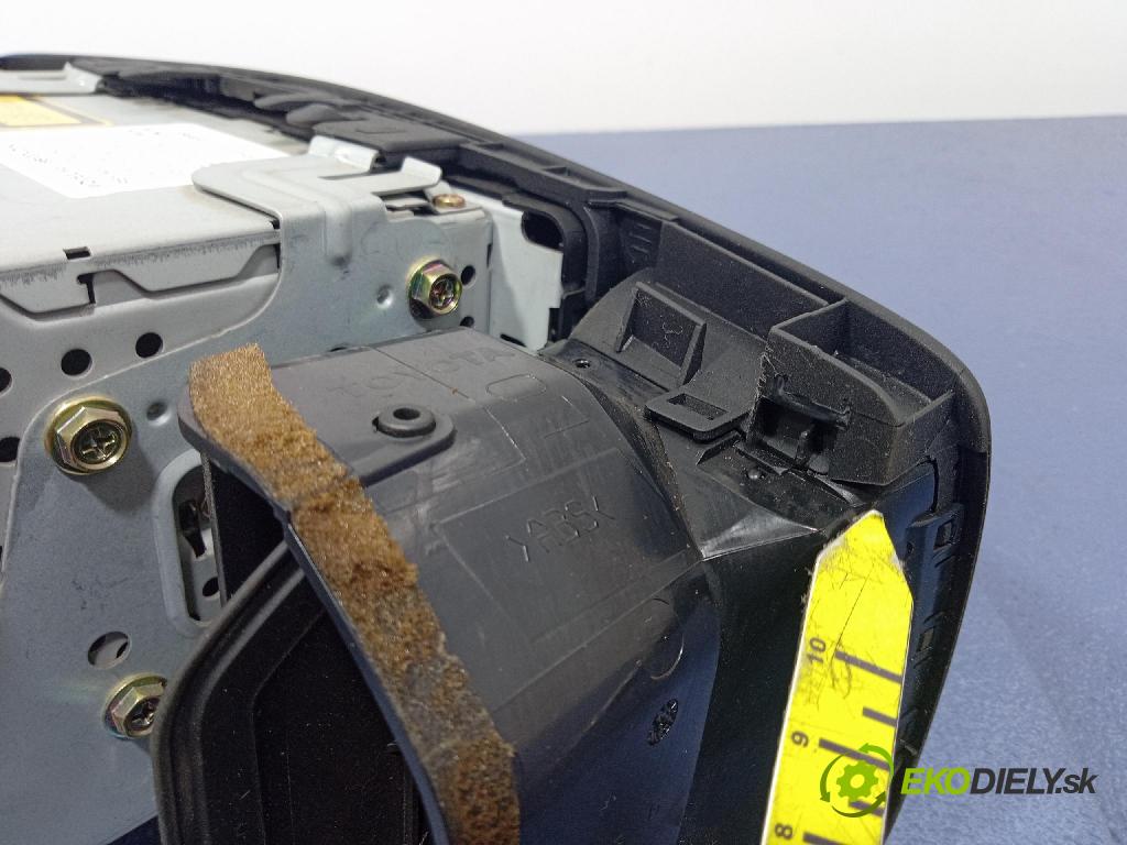 Toyota Corolla 2003 Radio I Navigácia: 86120-02260
