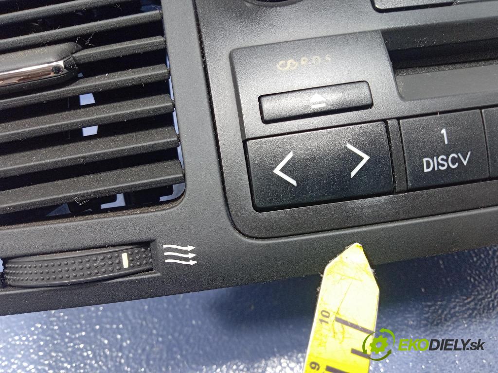 Toyota Corolla 2003 Radio I Navigácia: 86120-02260