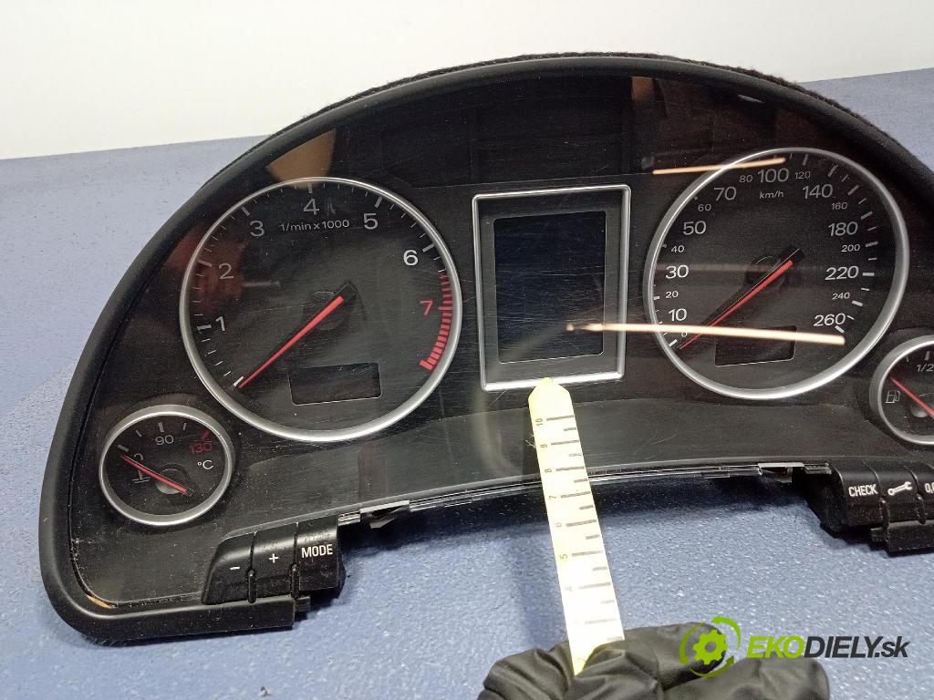 Audi A4 2001 Přístrojová deska 8E0920900F