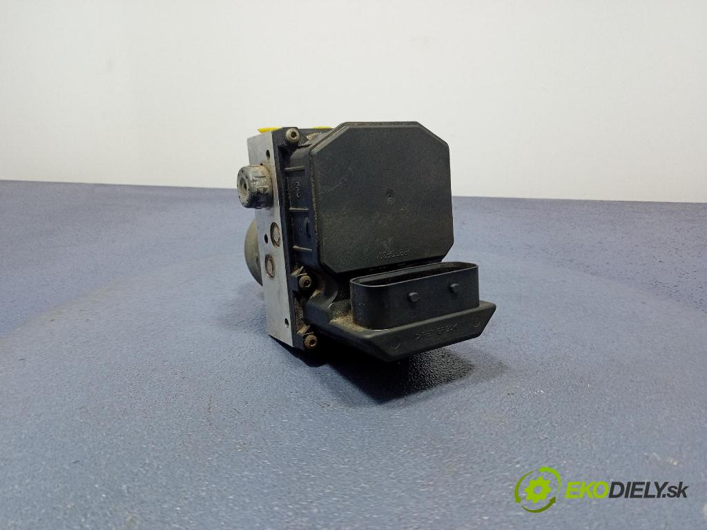 Audi A4 2001 čerpadlo ABS x 8E0614517