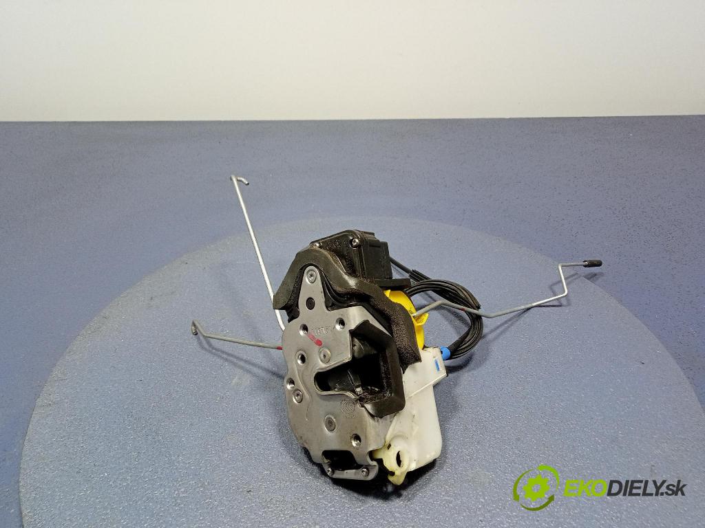 Opel Mokka 2013 zámek dveře před Levý: