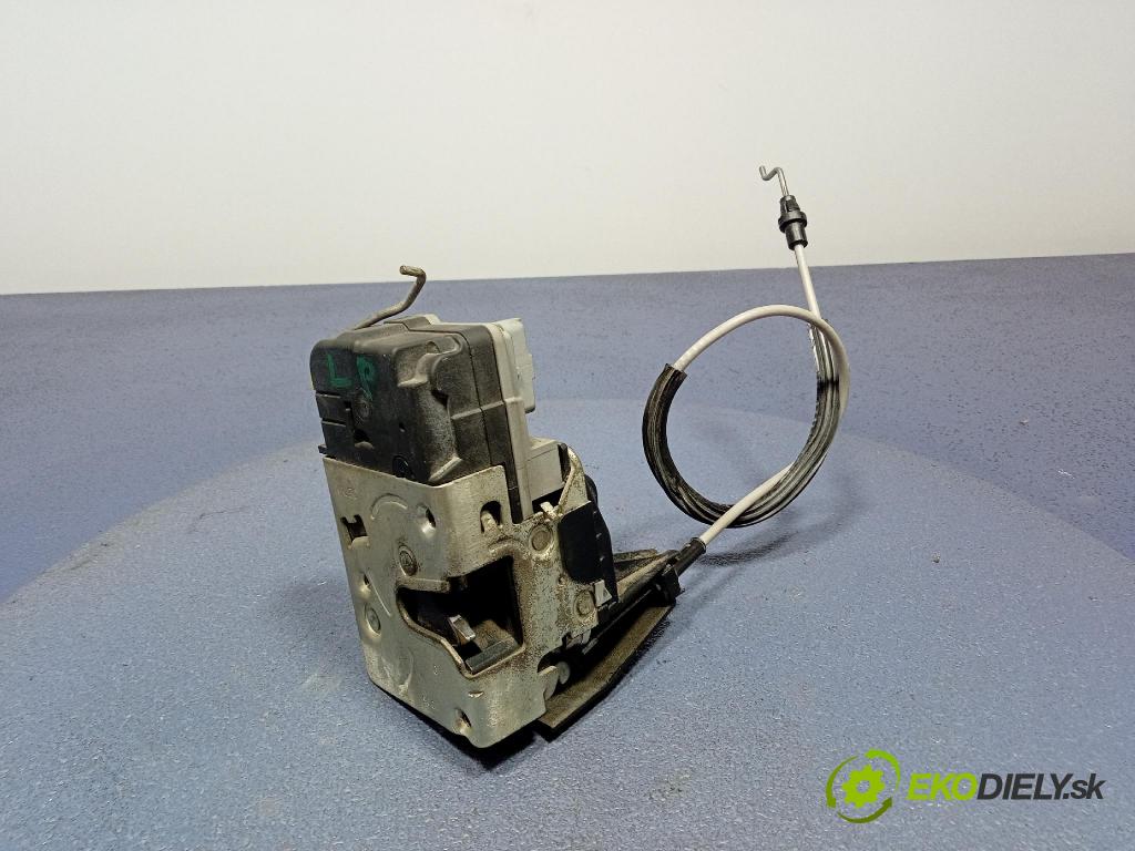 Peugeot 307 2007 zámek dveře před Levý: 23973-158