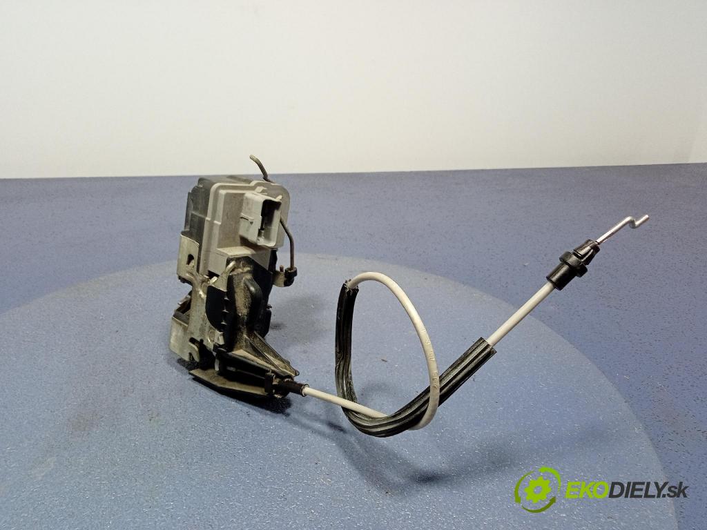Peugeot 307 2007 zámek dveře před Levý: 23973-158