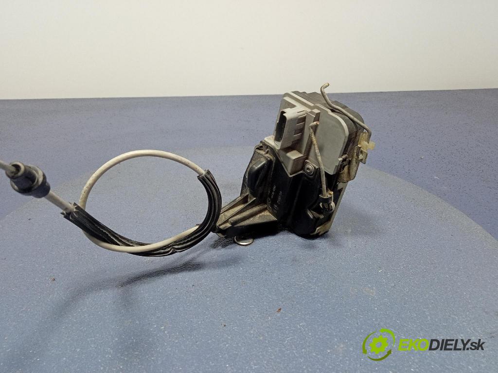 Peugeot 307 2007 zámek dveře před Levý: 23973-158