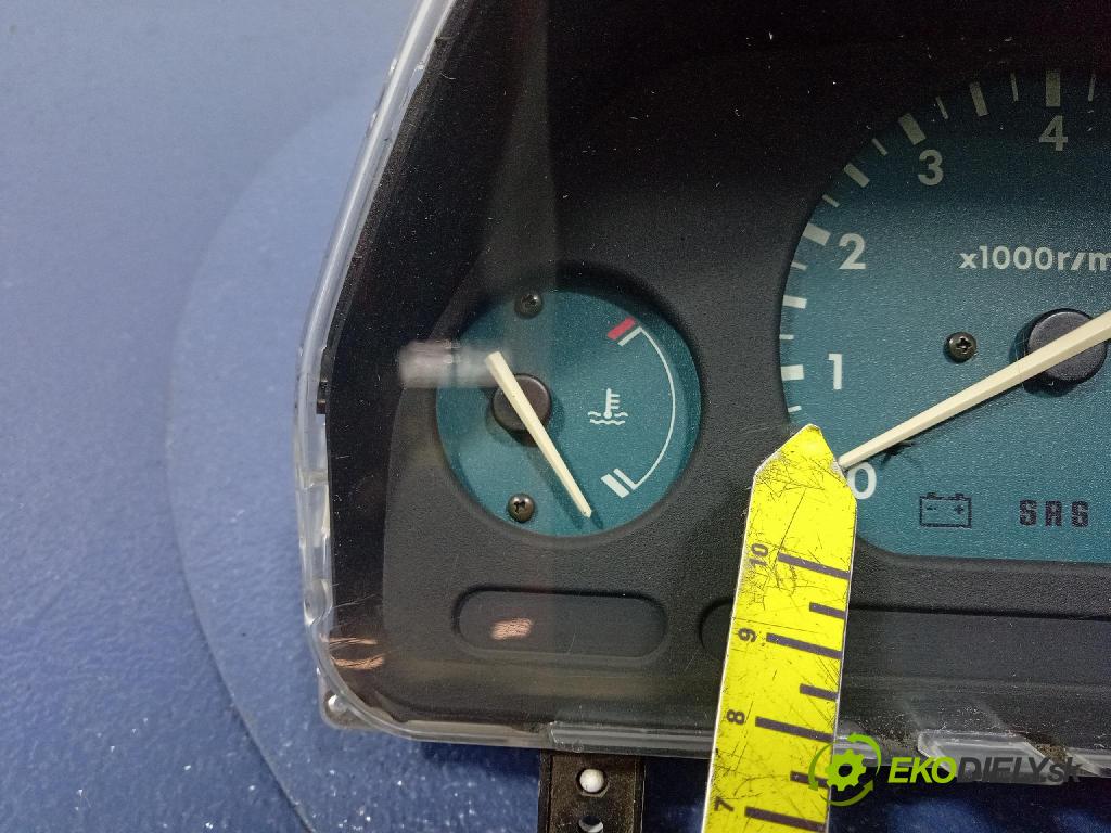 Land rover Freelander 2000 Přístrojová deska YWY100460