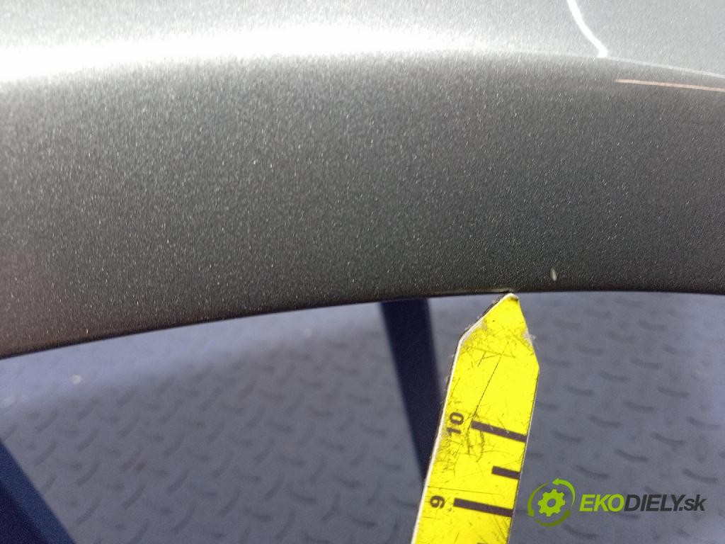 Volkswagen Passat 2001 blatnik před v pravo: