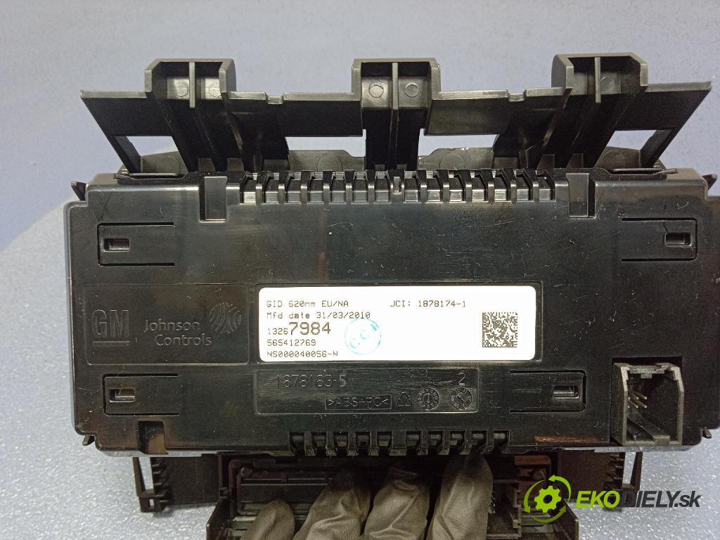 Opel Astra 2010 Radio I Navigácia: 13334053