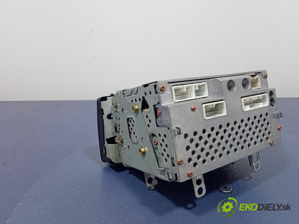Toyota Corolla 2002 Radio I Navigácia: 86120-02260