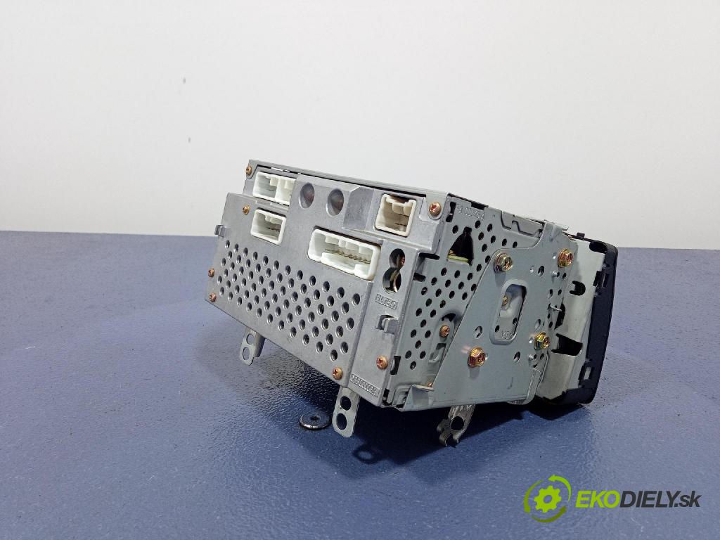 Toyota Corolla 2002 Radio I Navigácia: 86120-02260