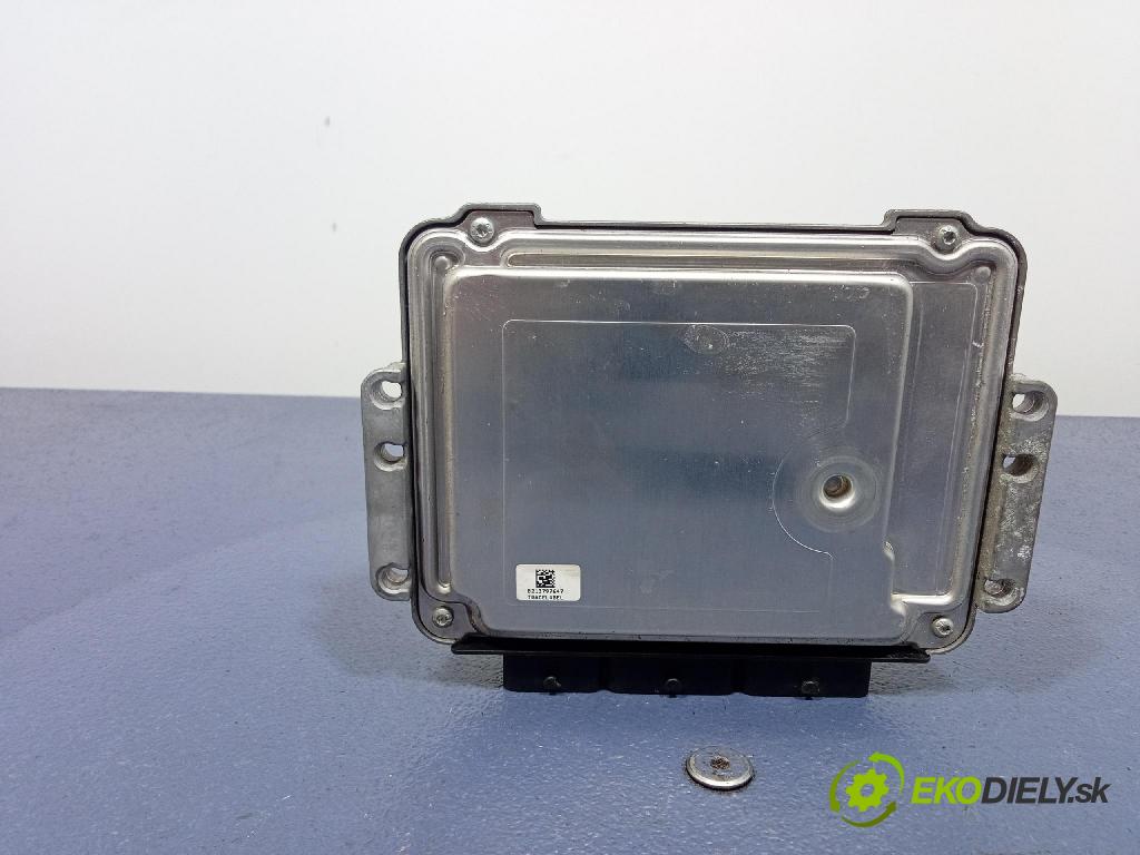 Renault Megane 2007 riadiaca jednotka Motor: 8200705747