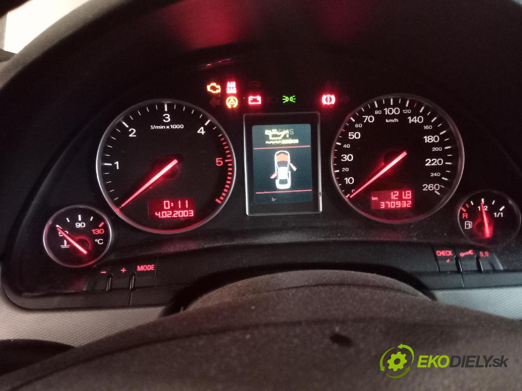 Audi A4 2003 Přístrojová deska 8E0920930R