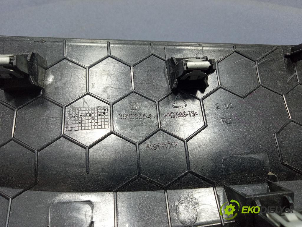 Opel Astra 2018 lišta Dekoratívní: Uvnitř 39129554