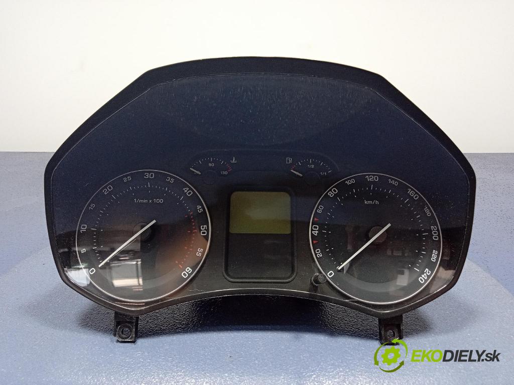 Skoda Octavia 2006 Přístrojová deska 1Z0920810E