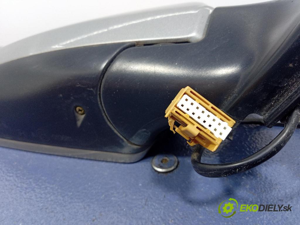 Audi A4 2003 zpětné zrcátko prave