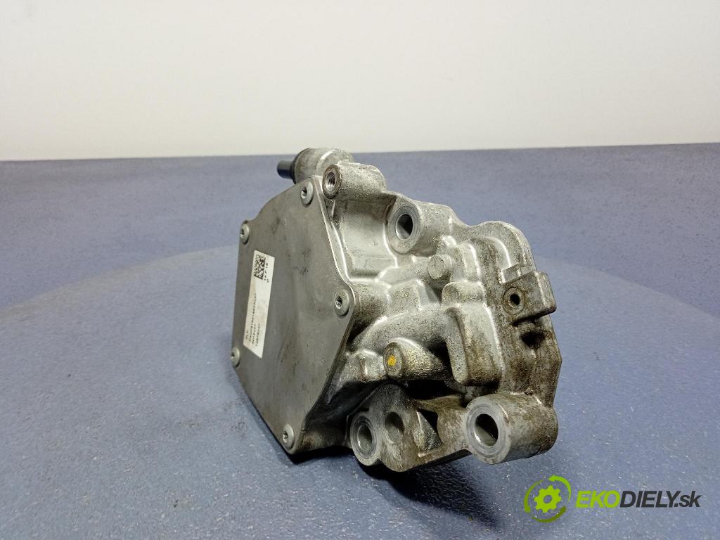 Opel Astra 2018 čerpadlo vakuová 12678247