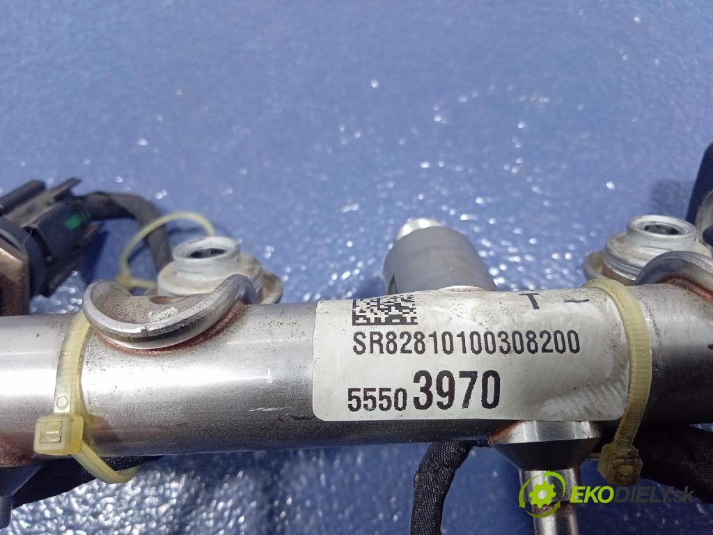 Opel Astra 2018 lišta Zásobování 55503970