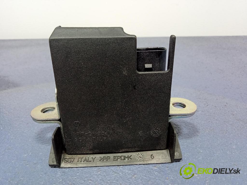 Vw Golf 0 zámek Klapky: kufr 5G0827505D