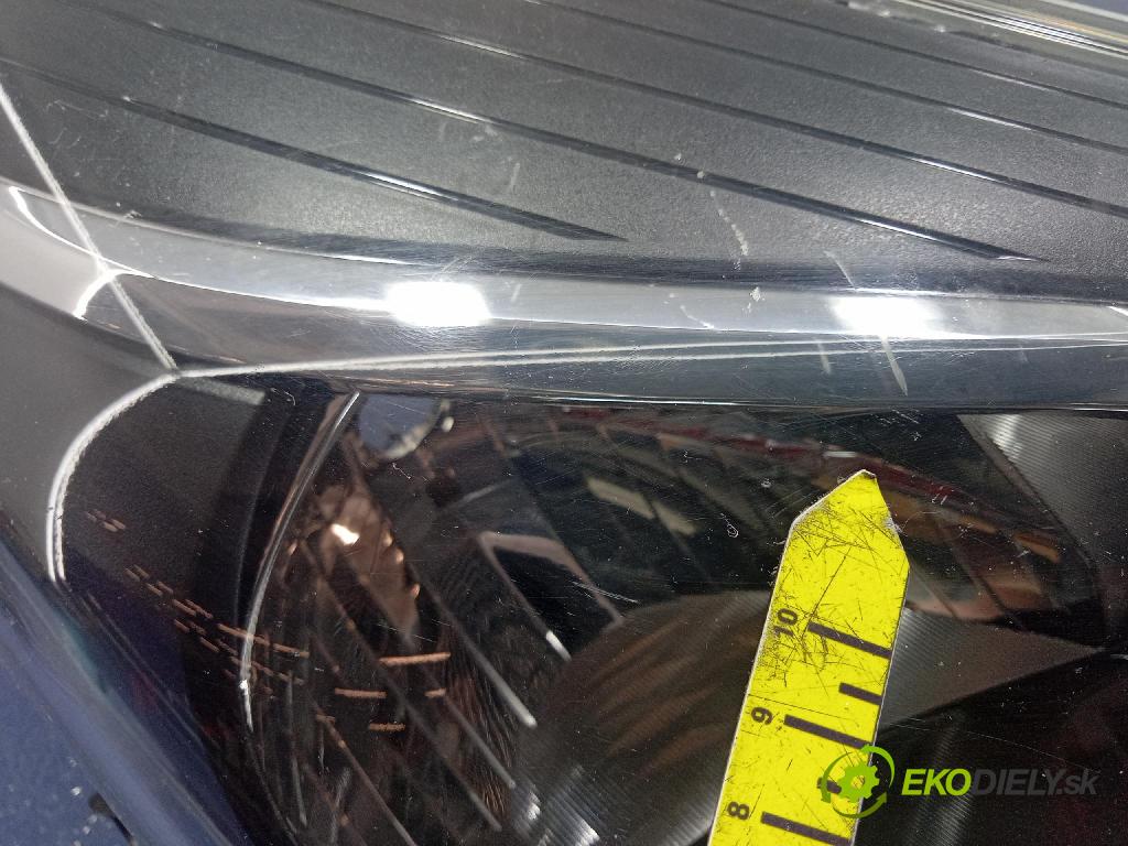 Toyota Yaris 0 světlo v pravo: 0D-195