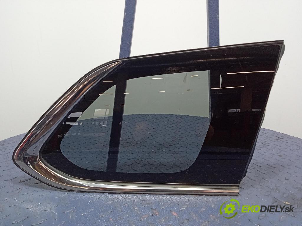 Mitsubishi Outlander 2018 sklo Karosérie: Zad: