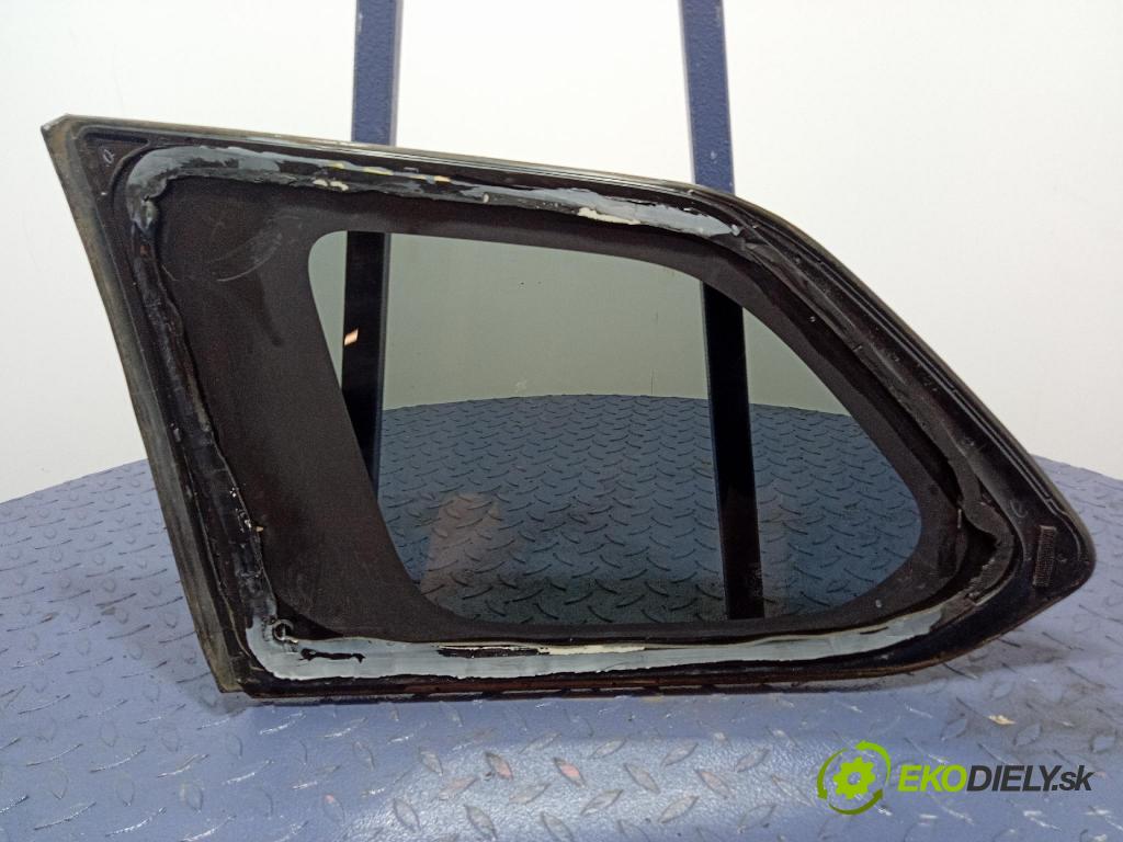 Mitsubishi Outlander 2018 sklo Karosérie: Zad: 