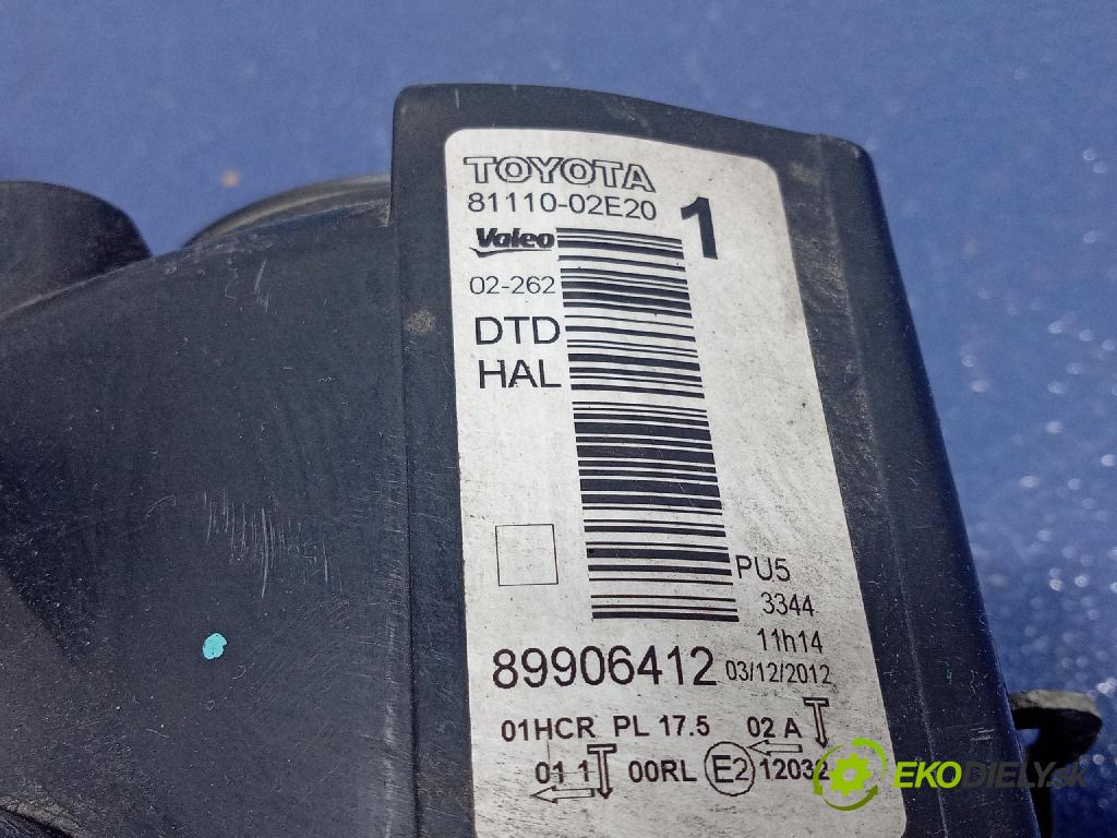 Toyota Auris 0 světlo v pravo: 81110-02E20