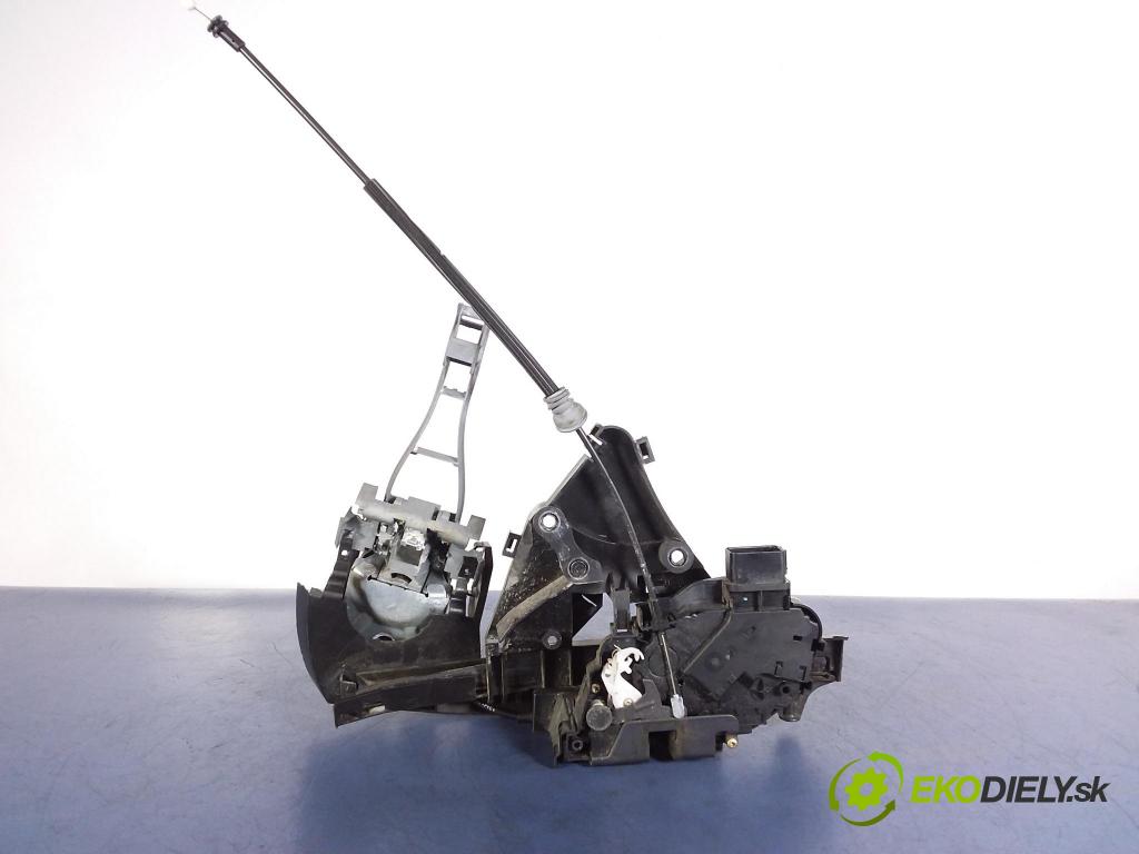 Volvo V50 2005 zámek dveře před Levý: 30699109