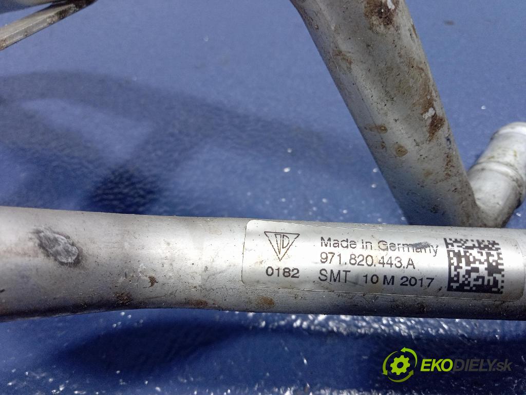 Porsche Panamera 2017 rúrka Chladič: 971820443A