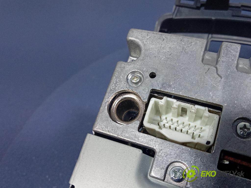 Mazda 5 2008 Radio I Navigácia: 14797325