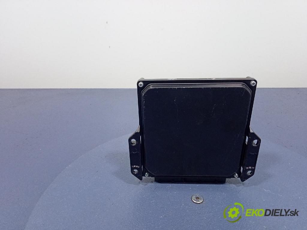 Mazda 5 2008 riadiaca jednotka Motor: 275800-7952