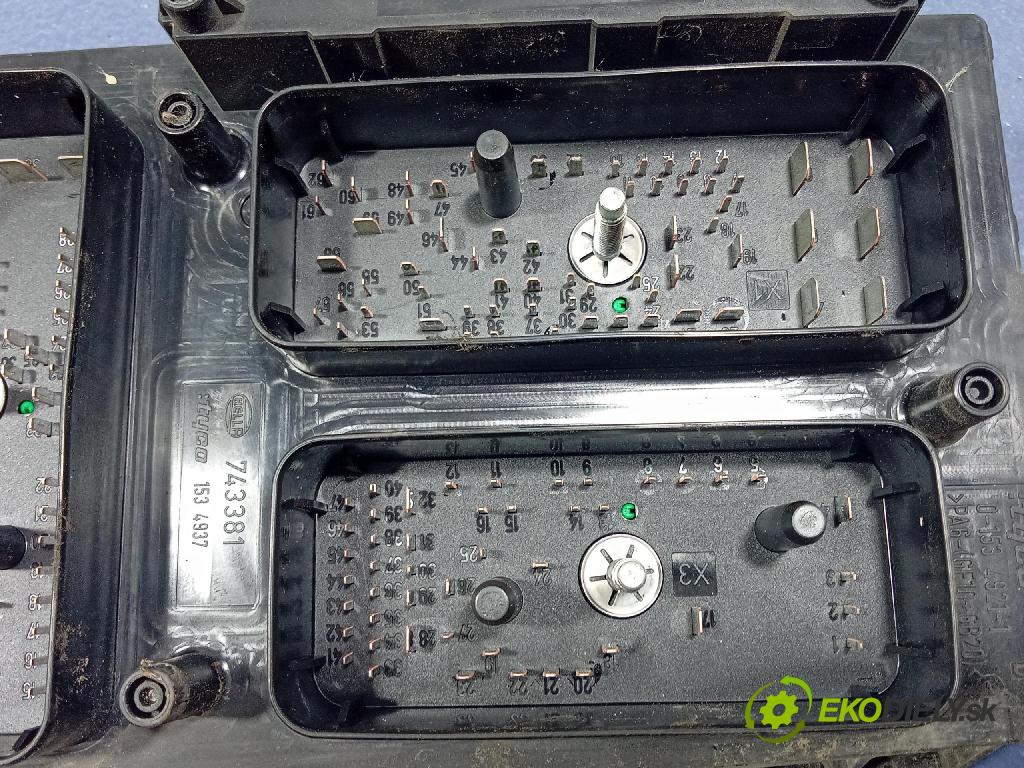 Opel Zafira 2005 skříňka Pojistky 13206754