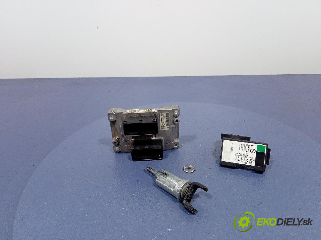 Opel Zafira 2003 riadiaca jednotka Motor: 55352933