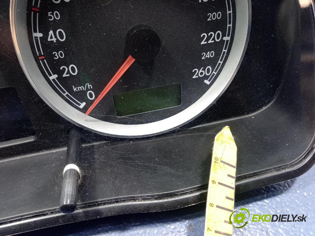 Volkswagen Passat 2001 Přístrojová deska 3B0920827