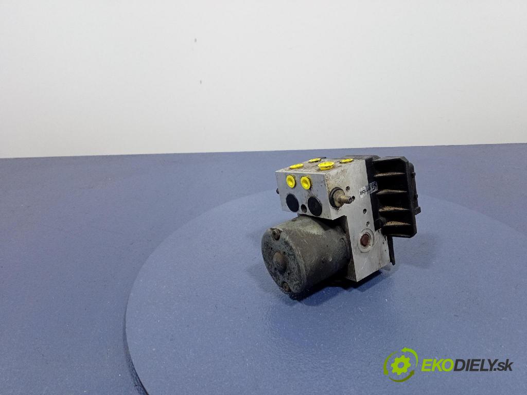 Volkswagen Passat 2001 čerpadlo ABS x 8E0614111T