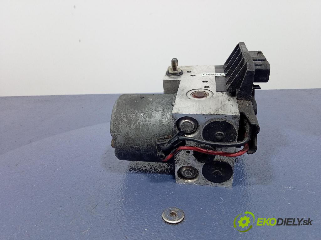 Volkswagen Passat 2001 čerpadlo ABS x 8E0614111T