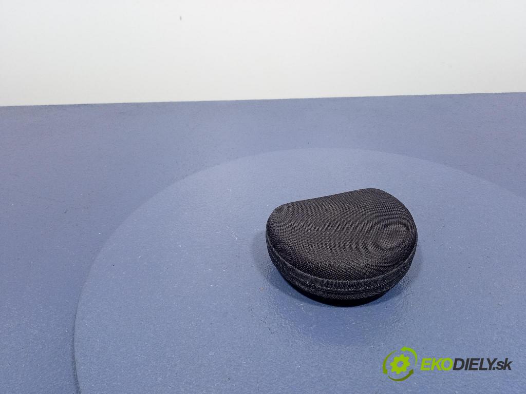 Mercedes S-Klasa 0 Reproduktor / Subwoofer: AKG P104