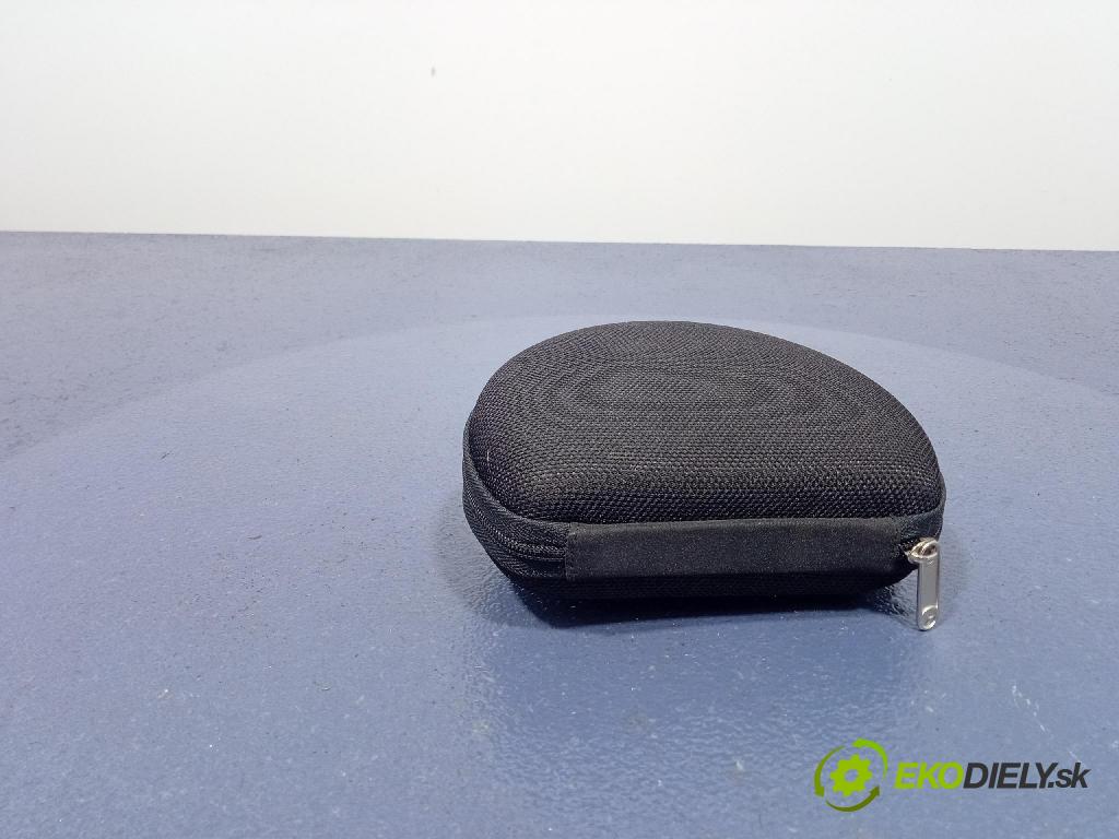 Mercedes S-Klasa 0 Reproduktor / Subwoofer: AKG P104