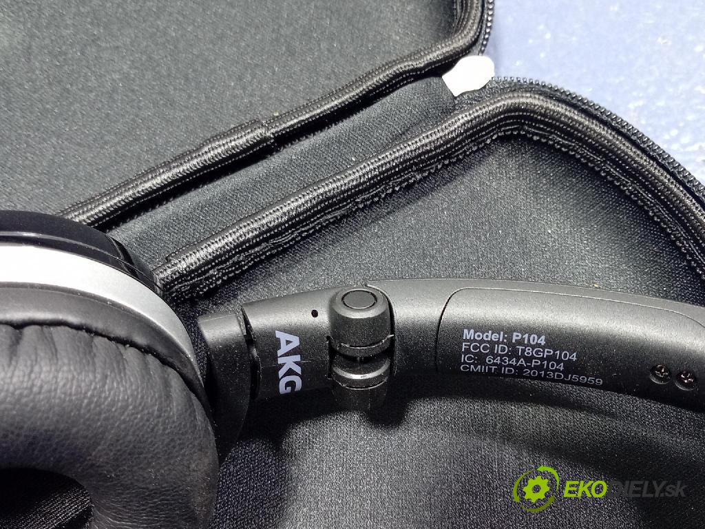 Mercedes S-Klasa 0 Reproduktor / Subwoofer: AKG P104