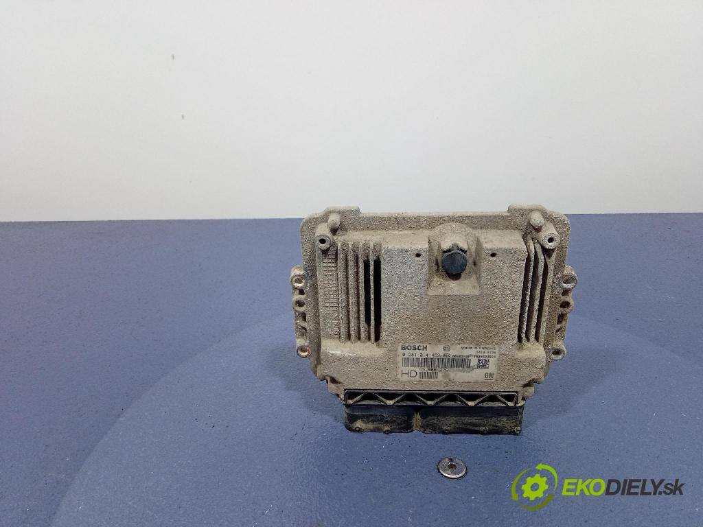 Opel Zafira 2008 riadiaca jednotka Motor: 55566279