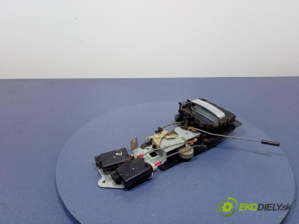 Citroen C8 2007 zámek dveře Zad: v pravo: