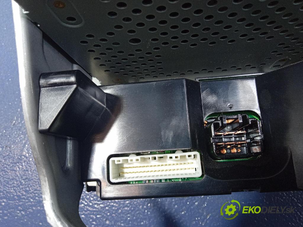 Toyota Avensis 2005 Radio I Navigácia: 86120-05071