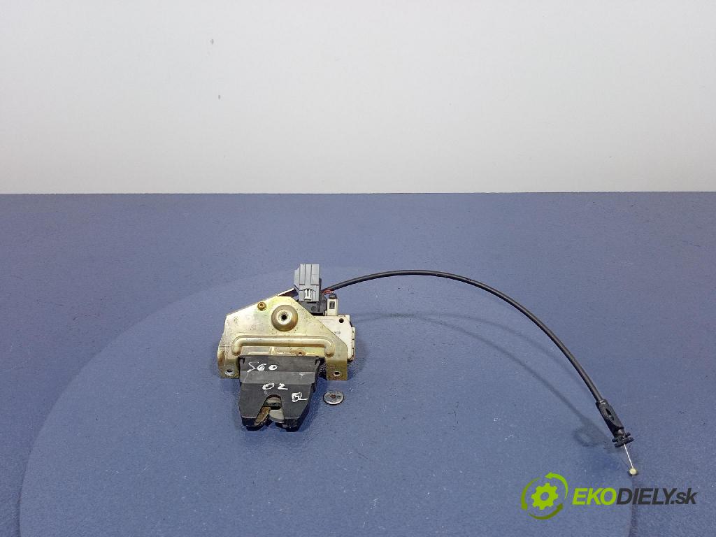 Volvo S60 r 2001 zámek Klapky: kufr 8652398