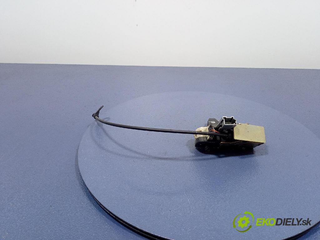 Volvo S60 r 2001 zámek Klapky: kufr 8652398