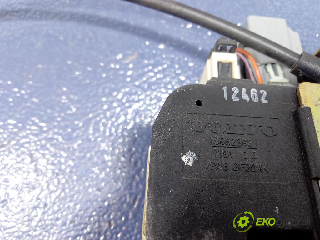 Volvo S60 r 2001 zámek Klapky: kufr 8652398