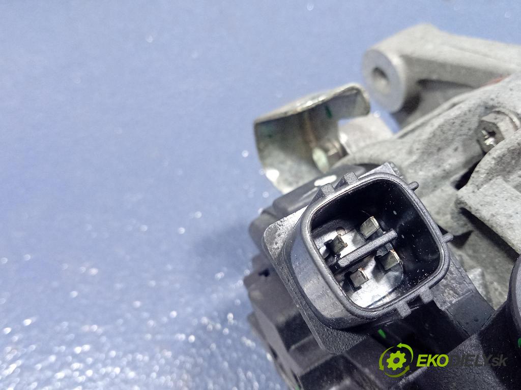 Toyota Yaris 2007 Alternator 27060-0J061