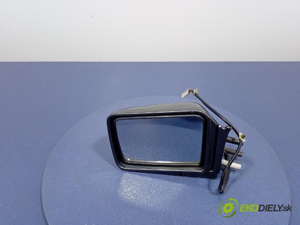 Nissan Terrano 1994 zrkadlo Vľavo: