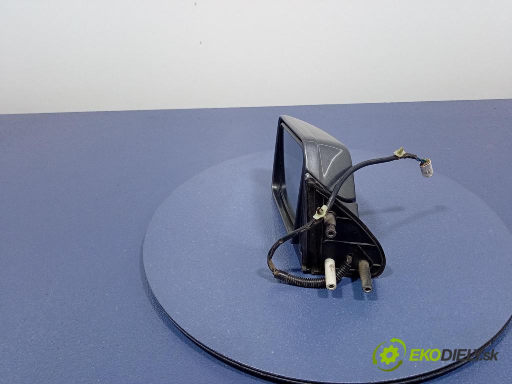 Nissan Terrano 1994 zrkadlo Vľavo: