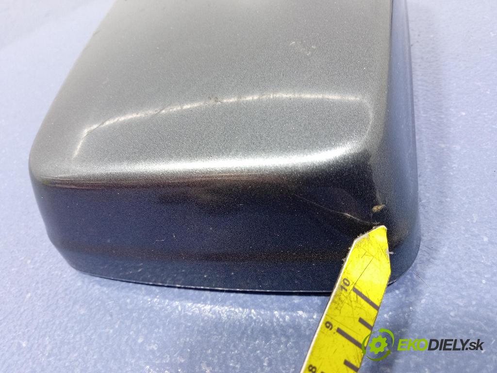 Nissan Terrano 1994 zrkadlo Vľavo: