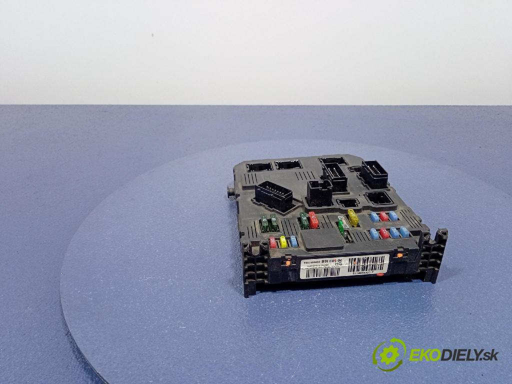 Citroen Berlingo 0 skříňka Pojistky 9657999680