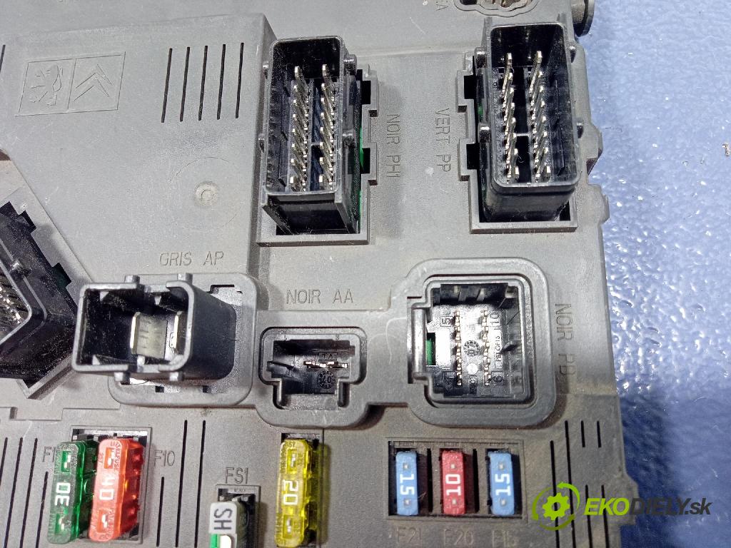 Citroen Berlingo 0 skříňka Pojistky 9657999680